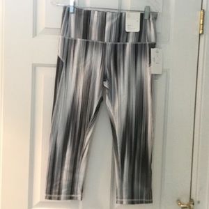 GapFit High Rise Stretch Capris Size Medium